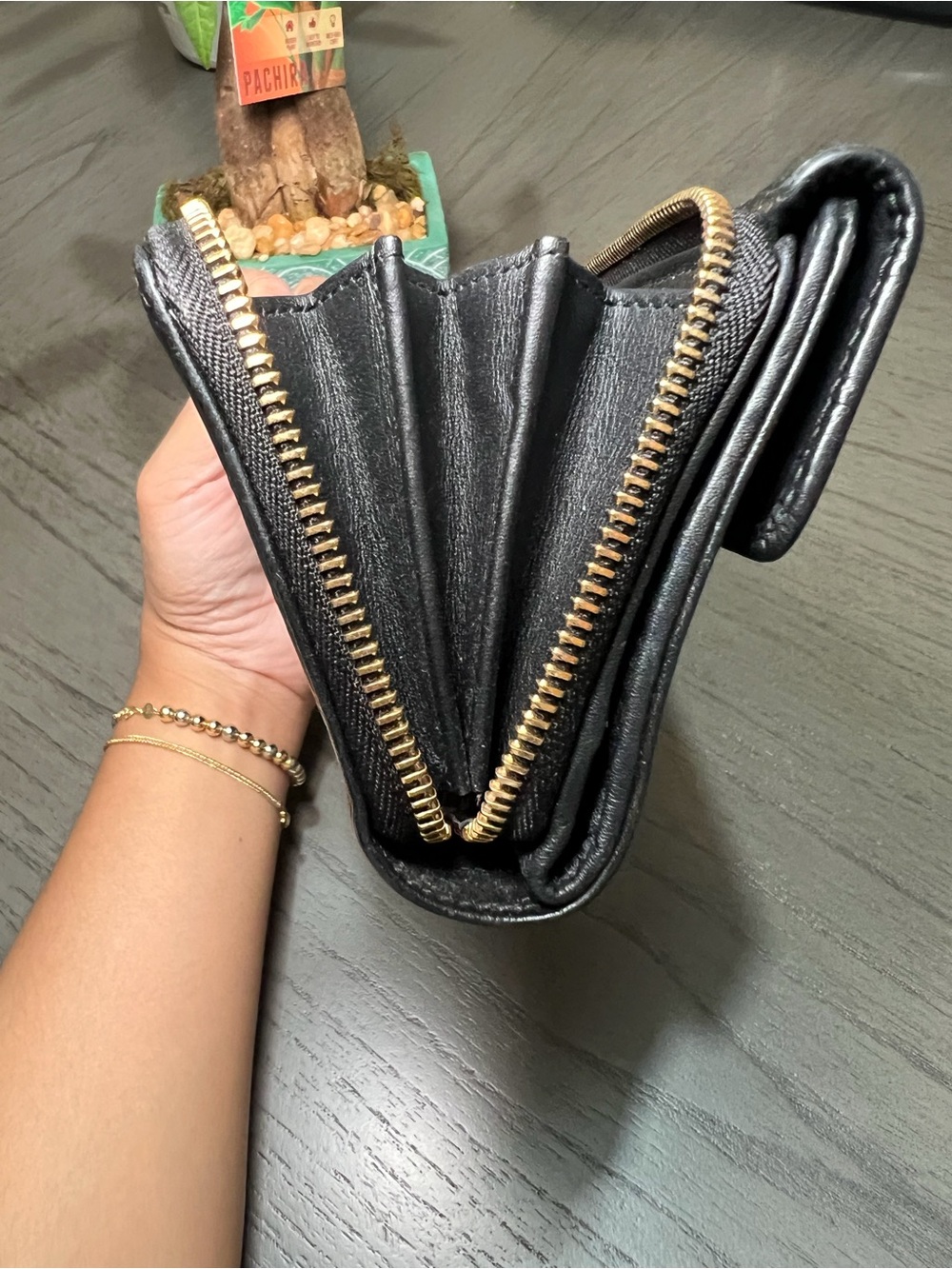 Gucci Black Leather Microguccissima Flap Continental Wallet- With Authentication - Picture 11 of 16